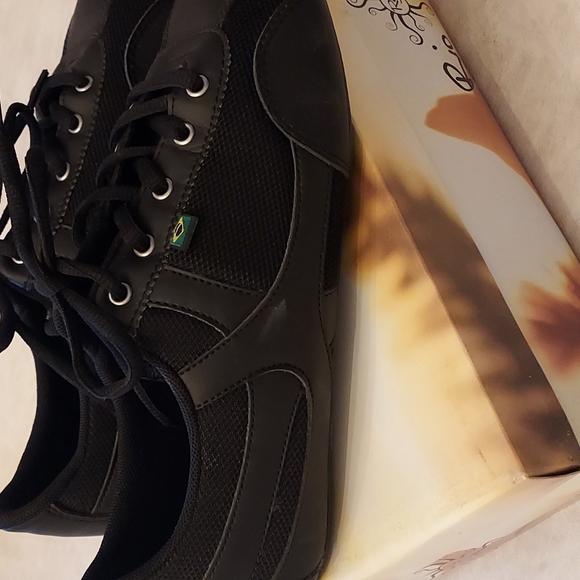 Worn once! Zumba Shoes - Picture 3 of 5